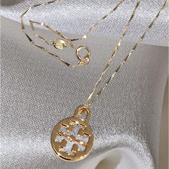 TORY BURCH 18K GOLD CHARM LOGO NECKLACE - Picture 1 of 5